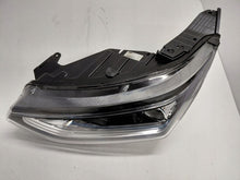 Laden Sie das Bild in den Galerie-Viewer, Frontscheinwerfer Ssangyong Korando C300 8310137101 Links Scheinwerfer Headlight SCH5568023006kr