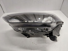 Laden Sie das Bild in den Galerie-Viewer, Frontscheinwerfer Ssangyong Korando C300 8310137101 Links Scheinwerfer Headlight SCH5568023006kr