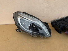 Laden Sie das Bild in den Galerie-Viewer, Frontscheinwerfer Mercedes-Benz W246 2468207761 Rechts Scheinwerfer Headlight SCH5583660786ib