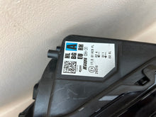 Laden Sie das Bild in den Galerie-Viewer, Frontscheinwerfer Toyota Aygo X 0H-31 Rechts Scheinwerfer Headlight SCH5584049105pm