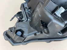 Laden Sie das Bild in den Galerie-Viewer, Frontscheinwerfer Toyota Aygo X 0H-31 Rechts Scheinwerfer Headlight SCH5584049105pm