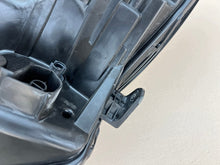 Laden Sie das Bild in den Galerie-Viewer, Frontscheinwerfer Toyota Aygo X 0H-31 Rechts Scheinwerfer Headlight SCH5584049105pm