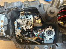 Laden Sie das Bild in den Galerie-Viewer, Frontscheinwerfer BMW E91 E90 7240247 Xenon Links Scheinwerfer Headlight SCH5600764175wc