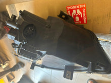 Laden Sie das Bild in den Galerie-Viewer, Frontscheinwerfer BMW E91 E90 7240247 Xenon Links Scheinwerfer Headlight SCH5600764175wc
