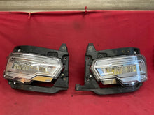 Laden Sie das Bild in den Galerie-Viewer, Frontscheinwerfer Daf 2188985 LED Ein Satz Scheinwerfer Headlight SCH5601707424jl