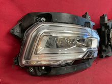 Laden Sie das Bild in den Galerie-Viewer, Frontscheinwerfer Daf 2188985 LED Ein Satz Scheinwerfer Headlight SCH5601707424jl