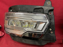 Laden Sie das Bild in den Galerie-Viewer, Frontscheinwerfer Daf 2188985 LED Ein Satz Scheinwerfer Headlight SCH5601707424jl