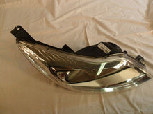 Load image into Gallery viewer, Frontscheinwerfer Ford Focus BM5113W029AG Rechts Scheinwerfer Headlight SCH5608187054tx