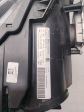 Laden Sie das Bild in den Galerie-Viewer, Frontscheinwerfer Mercedes-Benz Slk R172 A1728202559 Links Headlight SCH5619105426fx