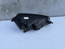 Laden Sie das Bild in den Galerie-Viewer, Frontscheinwerfer Skoda Karoq 57B941015D Links Scheinwerfer Headlight SCH5624895340mu