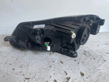 Laden Sie das Bild in den Galerie-Viewer, Frontscheinwerfer Skoda Superb III 3V1941018A Xenon Rechts Headlight SCH5635028493el