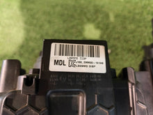 Laden Sie das Bild in den Galerie-Viewer, Frontscheinwerfer Ssangyong W ZMM92101000 Links Scheinwerfer Headlight SCH5636319188vt