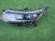 Load image into Gallery viewer, Frontscheinwerfer Nissan Qashqai I 100-19009 Links Scheinwerfer Headlight SCH5641272908ai