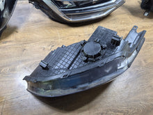 Laden Sie das Bild in den Galerie-Viewer, Frontscheinwerfer Hyundai I30 92102-A6060 Rechts Scheinwerfer Headlight SCH5649422059rs