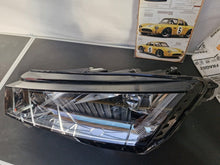 Laden Sie das Bild in den Galerie-Viewer, Frontscheinwerfer Skoda Octavia IV 5E4941015A Links Scheinwerfer Headlight SCH5654246849uo