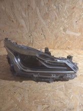 Laden Sie das Bild in den Galerie-Viewer, Frontscheinwerfer Toyota Corolla 18068F 8111002T50 193765024 LED Rechts SCH5655109864sa