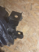 Laden Sie das Bild in den Galerie-Viewer, Frontscheinwerfer Toyota Corolla 18068F 8111002T50 193765024 LED Rechts SCH5655109864sa