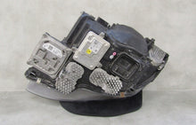Laden Sie das Bild in den Galerie-Viewer, Frontscheinwerfer BMW 3 E93 Coupe E92 7239928-07 Xenon Rechts Headlight SCH5666755451wu