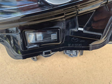 Laden Sie das Bild in den Galerie-Viewer, Frontscheinwerfer Mazda 3 BCJH51040 Links Scheinwerfer Headlight SCH5667517352sc