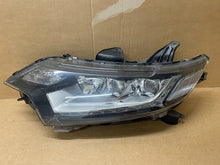 Laden Sie das Bild in den Galerie-Viewer, Frontscheinwerfer Mitsubishi Outlander III 8301C8-63 Links Headlight SCH5667725281mr