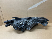 Laden Sie das Bild in den Galerie-Viewer, Frontscheinwerfer Mitsubishi Outlander III 8301C8-63 Links Headlight SCH5667725281mr