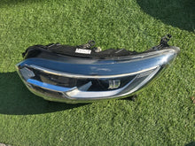 Laden Sie das Bild in den Galerie-Viewer, Frontscheinwerfer Renault Kadjar 260605720R Links Scheinwerfer Headlight SCH5669193819hp