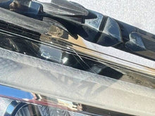 Laden Sie das Bild in den Galerie-Viewer, Frontscheinwerfer Audi Q3 83A941012 Ein Stück (Rechts oder Links) Headlight SCH5672902635hg