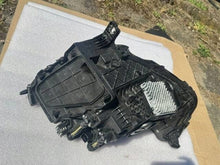 Laden Sie das Bild in den Galerie-Viewer, Frontscheinwerfer Audi Q3 83A941012 Ein Stück (Rechts oder Links) Headlight SCH5672902635hg
