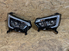 Laden Sie das Bild in den Galerie-Viewer, Frontscheinwerfer Renault Master I 260607867R 260105567R Ein Satz Headlight SCH5677057507jy