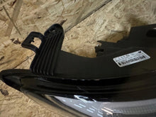 Laden Sie das Bild in den Galerie-Viewer, Frontscheinwerfer Renault Master I 260607867R 260105567R Ein Satz Headlight SCH5677057507jy