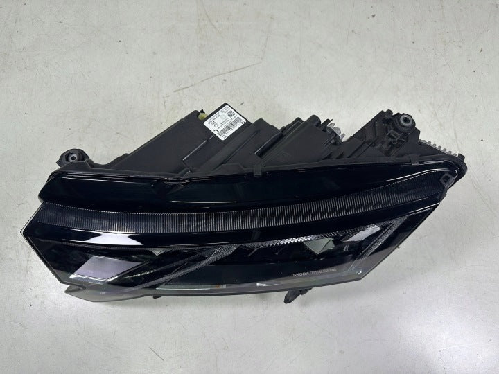 Frontscheinwerfer Skoda Octavia IV 5E4941035 Links Scheinwerfer Headlight SCH5682925027bn