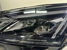 Load image into Gallery viewer, Frontscheinwerfer Skoda Octavia IV 5E4941035 Links Scheinwerfer Headlight SCH5682925027bn