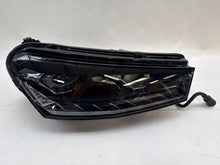 Laden Sie das Bild in den Galerie-Viewer, Frontscheinwerfer Skoda Fabia I 6VB941016B Rechts Scheinwerfer Headlight SCH5683805186fi