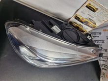 Laden Sie das Bild in den Galerie-Viewer, Frontscheinwerfer BMW 2 F45 7472214 Rechts Scheinwerfer Headlight SCH5688509556ac
