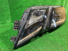 Laden Sie das Bild in den Galerie-Viewer, Frontscheinwerfer Skoda Octavia III 5E1941015E-M LED Links Headlight SCH5709458625kh