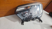 Laden Sie das Bild in den Galerie-Viewer, Frontscheinwerfer Renault Master I 260607867R Links Scheinwerfer Headlight SCH5714121283os