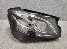 Laden Sie das Bild in den Galerie-Viewer, Frontscheinwerfer Mercedes-Benz W213 A2139066604 LED Rechts Headlight SCH5723550773oe