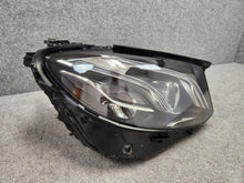 Laden Sie das Bild in den Galerie-Viewer, Frontscheinwerfer Mercedes-Benz W213 A2139066604 LED Rechts Headlight SCH5723550773oe