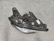 Laden Sie das Bild in den Galerie-Viewer, Frontscheinwerfer Mercedes-Benz W213 A2139066604 LED Rechts Headlight SCH5723550773oe