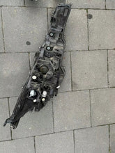 Laden Sie das Bild in den Galerie-Viewer, Frontscheinwerfer Toyota Corolla 81150-02S70 Rechts Scheinwerfer Headlight SCH5731171457cz