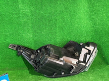 Laden Sie das Bild in den Galerie-Viewer, Frontscheinwerfer Hyundai I20 III 92101-Q0000 Links Scheinwerfer Headlight SCH5742228490lg