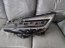 Laden Sie das Bild in den Galerie-Viewer, Frontscheinwerfer Toyota Chr 81150F4240 Links Scheinwerfer Headlight SCH5753615902tu