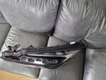 Laden Sie das Bild in den Galerie-Viewer, Frontscheinwerfer Toyota Chr 81150F4240 Links Scheinwerfer Headlight SCH5753615902tu