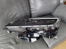 Laden Sie das Bild in den Galerie-Viewer, Frontscheinwerfer Toyota Chr 81150F4240 Links Scheinwerfer Headlight SCH5753615902tu
