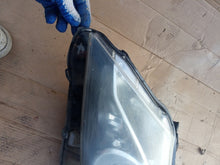 Load image into Gallery viewer, Frontscheinwerfer Toyota Avensis 10100-17685 Links Scheinwerfer Headlight SCH5757973514bc