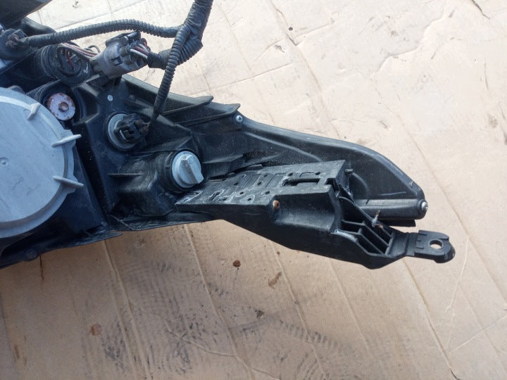 Frontscheinwerfer Toyota Avensis 10100-17685 Links Scheinwerfer Headlight SCH5757973514bc