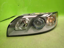 Load image into Gallery viewer, Frontscheinwerfer Volvo V50 31335242 Xenon Links Scheinwerfer Headlight SCH5768405291xo