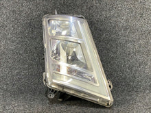 Laden Sie das Bild in den Galerie-Viewer, Frontscheinwerfer Volvo 22239220 Rechts Scheinwerfer Headlight SCH5770995462wt