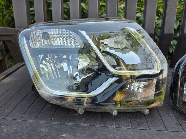 Frontscheinwerfer Dacia Duster 260100156R Ein Satz Scheinwerfer Headlight SCH5778203753ly