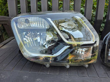 Laden Sie das Bild in den Galerie-Viewer, Frontscheinwerfer Dacia Duster 260100156R Ein Satz Scheinwerfer Headlight SCH5778203753ly